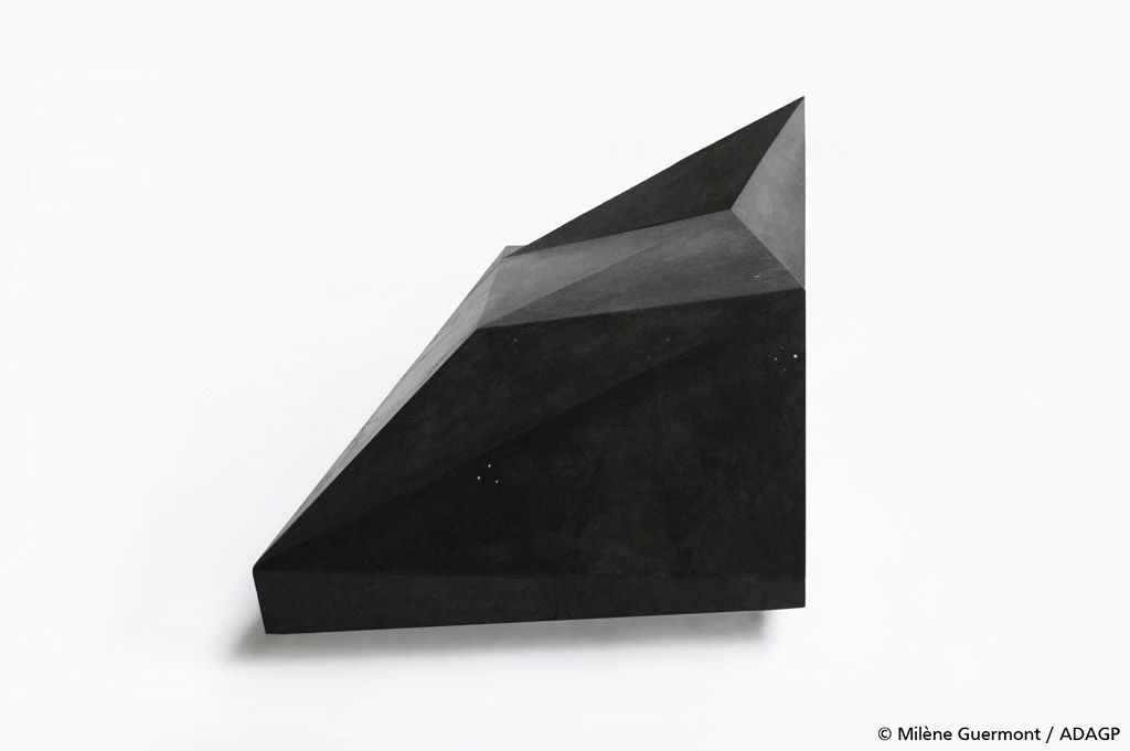 Vernissage at the cemetery — 1/20